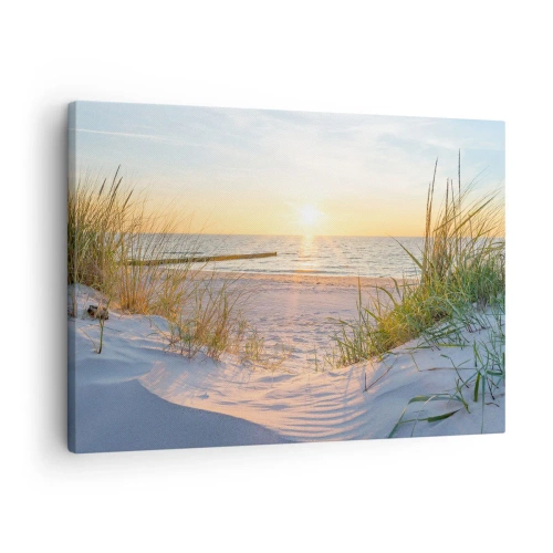 Obraz na płótnie - Piaszczysta plaża z widokiem na zachodzące słońce nad morzem - 70x50cm - Morza szum, ptaków śpiew, dzika plaża pośród traw… - Nowoczesna dekoracja ścienna do salonu i sypialni ARTTOR