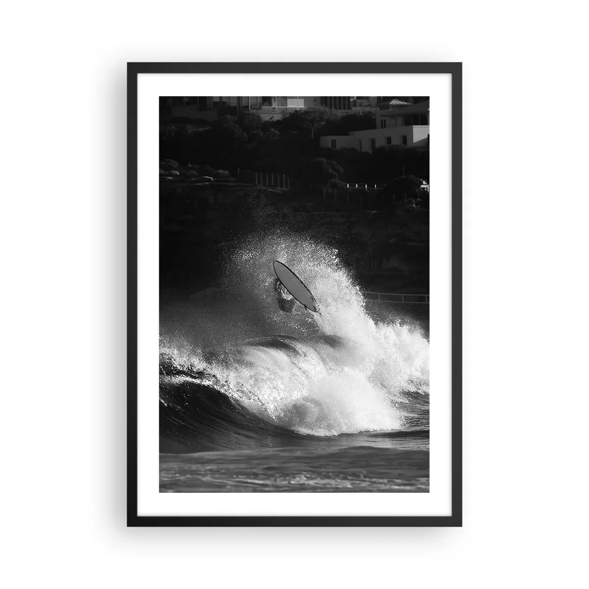 Plakat w czarnej ramie - Czarno-biały surfer w akcji na wzburzonych falach - 50x70cm - Wyzwanie przyjęte! - Nowoczesna dekoracja ścienna do salonu i sypialni ARTTOR