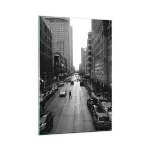 Obraz na szkle - Czarno-biała ulica w środku miasta z samochodami i pieszymi - 80x120cm - Kolejny dzień jak co dzień - Nowoczesna dekoracja ścienna do salonu i sypialni ARTTOR
