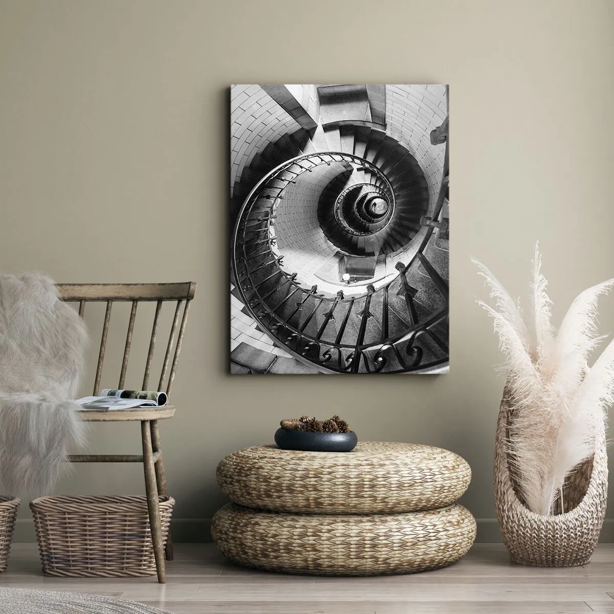 Obraz na płótnie - Czarno-białe spiralne schody w perspektywie z góry - 50x70cm - Wyżej i wyżej - Nowoczesna dekoracja ścienna do salonu, kuchni i sypialni ARTTOR
