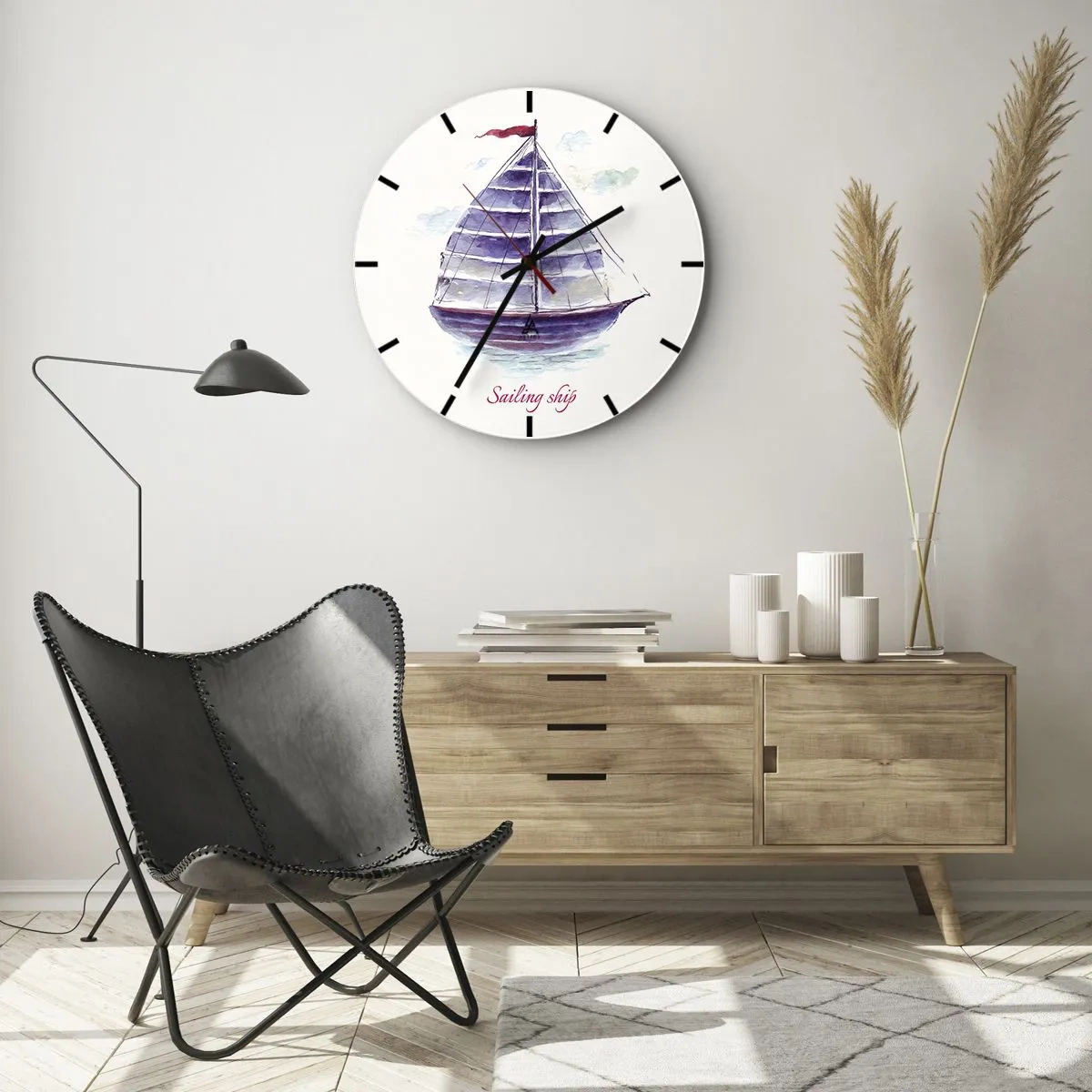 Zegar ścienny - Fioletowa żaglówka z czerwonym masztem na spokojnym morzu - 30x30cm - Pełnych żagli i spokojnej wody - Nowoczesna dekoracja ścienna do salonu, kuchni i sypialni ARTTOR