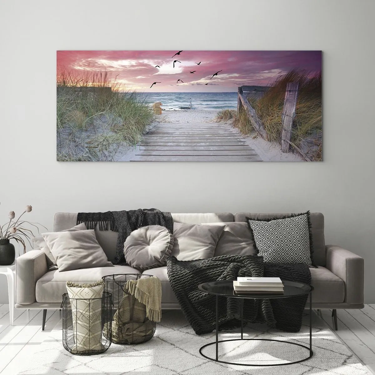 Obraz na szkle - Drewniana ścieżka na plaży o różowym zachodzie słońca - 140x50cm - Bałtycka impresja - Nowoczesna dekoracja ścienna do salonu i sypialni ARTTOR