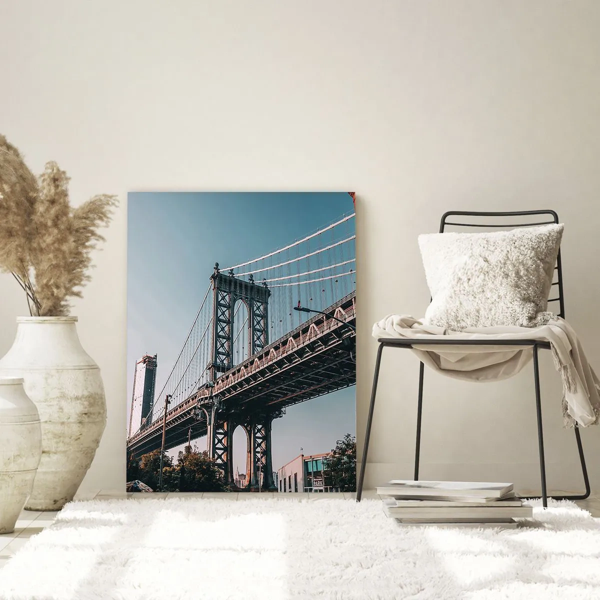 Obraz na szkle - Most między budynkami w miejskim krajobrazie - 80x120cm - Nad falami miasta - Nowoczesna dekoracja ścienna do salonu i sypialni ARTTOR