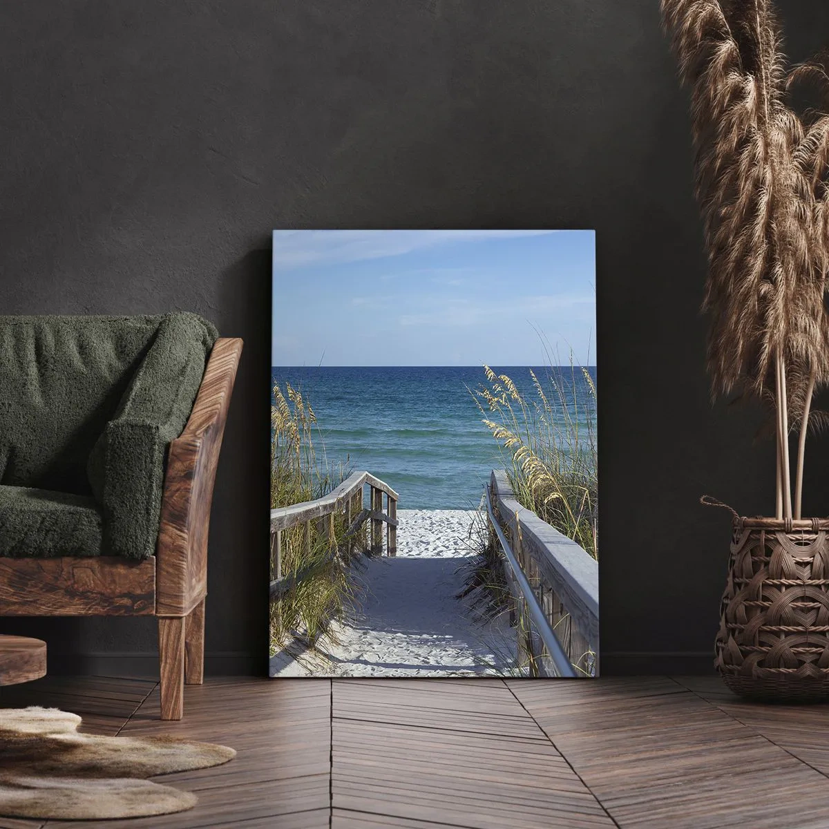 Obraz na płótnie - Drewniana ścieżka prowadząca na plażę z turkusowym morzem w tle - 50x70cm - W słońcu, na wietrze - Nowoczesna dekoracja ścienna do salonu, kuchni i sypialni ARTTOR
