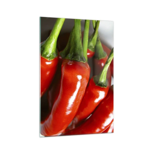 Obraz na szkle - Zbliżenie na czerwone papryczki chili z zielonymi ogonkami - 70x100cm - Soczyste, błyszczące, gładkie - Nowoczesna dekoracja ścienna do salonu i sypialni ARTTOR