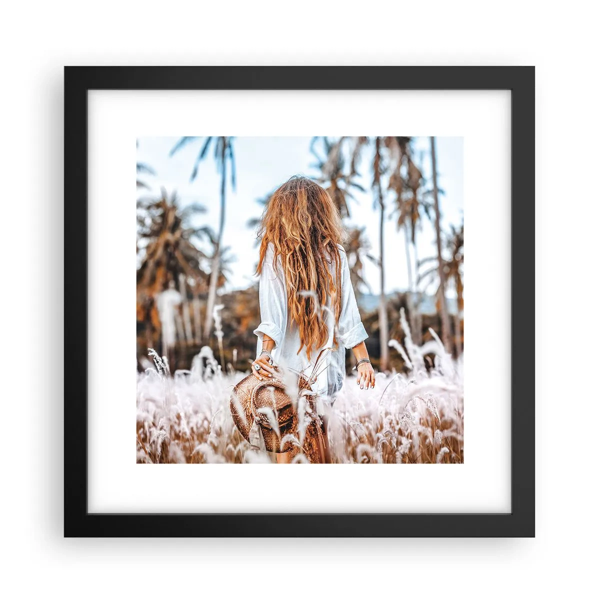 Plakat w czarnej ramie - Zrodzona z puchu traw - 30x30 cm