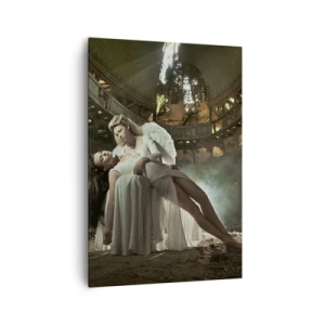Obraz na płótnie - Dwie postacie w ruinach z grą światła - 70x100cm - Duch starego teatru - Nowoczesna dekoracja ścienna do salonu i sypialni ARTTOR