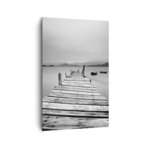 Obraz na płótnie - Czarno-biały widok na drewniany pomost i spokojne jezioro - 80x120cm - Za górami, za morzami - Nowoczesna dekoracja ścienna do salonu i sypialni ARTTOR
