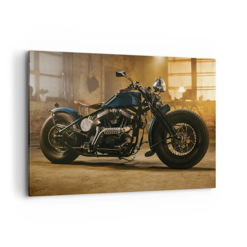 Obraz na płótnie - Stylowy motocykl w industrialnym wnętrzu z ciepłym oświetleniem - 100x70cm - Mogę wszystko - Nowoczesna dekoracja ścienna do salonu, kuchni i sypialni ARTTOR