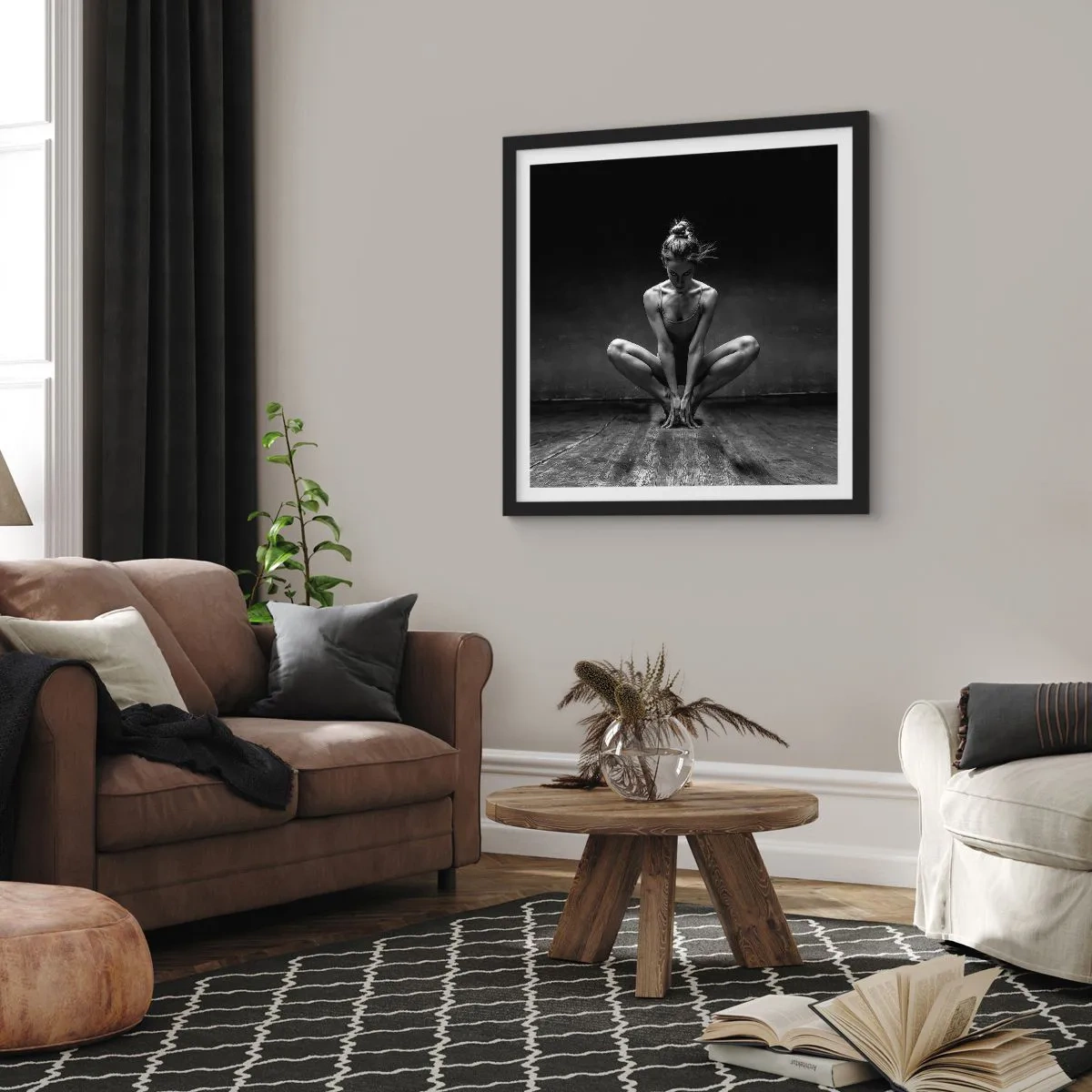 Plakat w czarnej ramie - Skupienie tanecznej energii - 30x30 cm