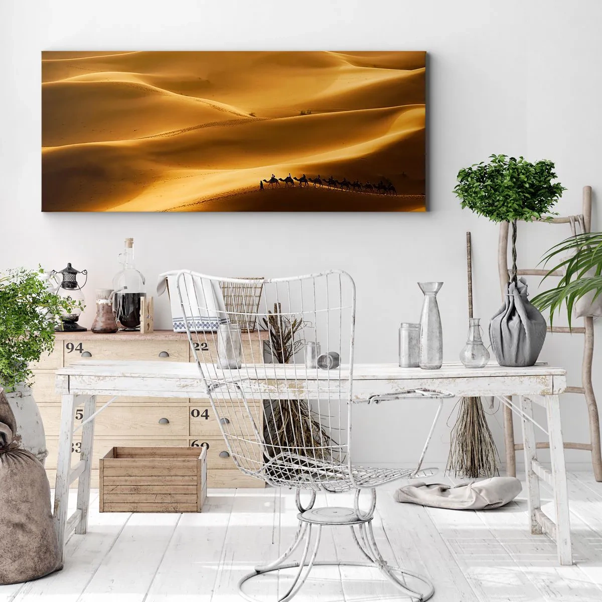 Obraz na płótnie - Karawana na falach pustyni - 100x40 cm