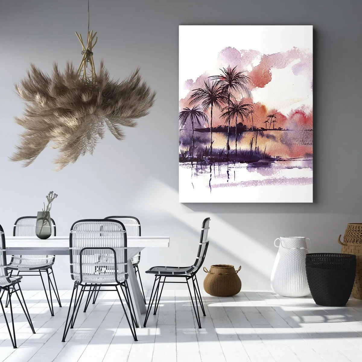 Obraz na płótnie - Tropikalne palmy odbijające się w spokojnej wodzie o ciepłych, czerwonych i fioletowych odcieniach - 50x70cm - Spokój tropików w czerwieni - Nowoczesna dekoracja ścienna do salonu, kuchni i sypialni ARTTOR