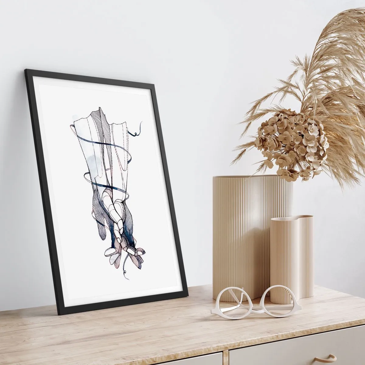 Plakat w czarnej ramie - Artystyczne dłonie z delikatnym kwiatem i liniami - 50x70cm - Studium dotyku - Nowoczesna dekoracja ścienna do salonu i sypialni ARTTOR