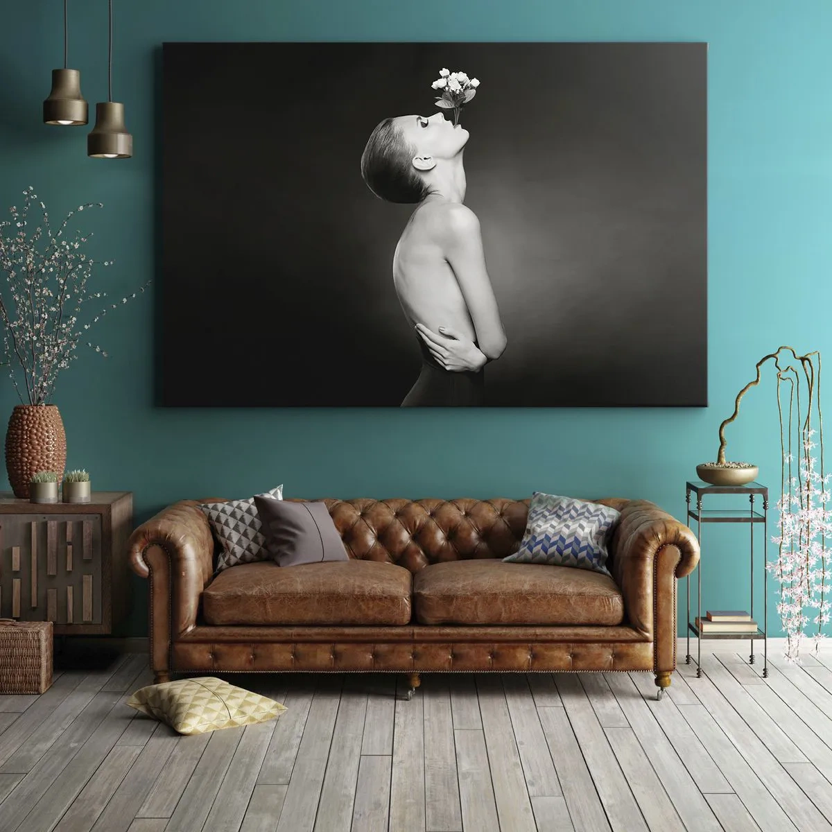Obraz na płótnie - Czarno-biała sylwetka kobiety z kwiatem - 70x50cm - Ekscentryczna elegancja - Nowoczesna dekoracja ścienna do salonu i sypialni ARTTOR