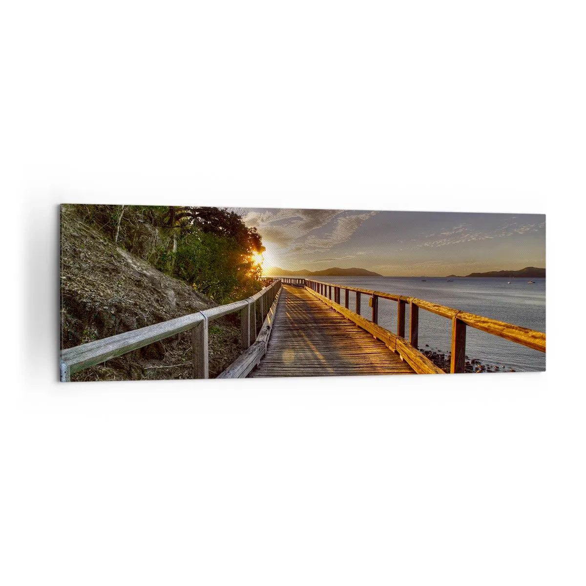 Obraz na płótnie - Drewniany pomost prowadzący w stronę zachodu słońca nad wodą - 160x50cm - Iść, ciągle iść w stronę słońca - Nowoczesna dekoracja ścienna do salonu i sypialni ARTTOR