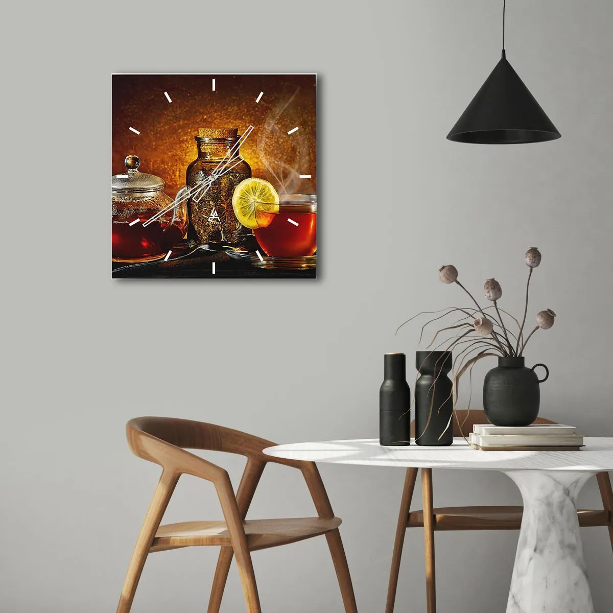 Zegar ścienny - Herbata w szklanym dzbanku z cytryną i sypaną herbatą - 30x30cm - W stylu holenderskich mistrzów - Nowoczesna dekoracja ścienna do salonu i sypialni ARTTOR