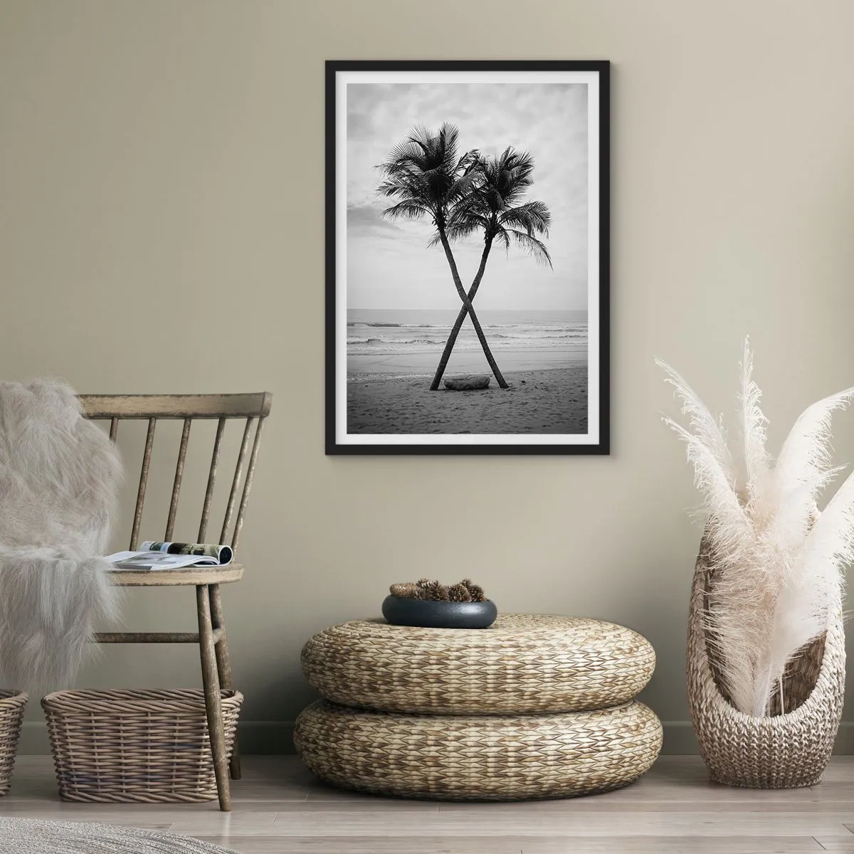 Plakat w czarnej ramie - Czuła obecność - 70x100 cm