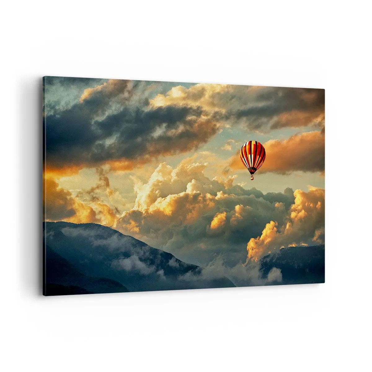 Obraz na płótnie - Balon na tle dramatycznych chmur - 120x80cm - Lecę, bo chcę - Nowoczesna dekoracja ścienna do salonu, kuchni i sypialni ARTTOR