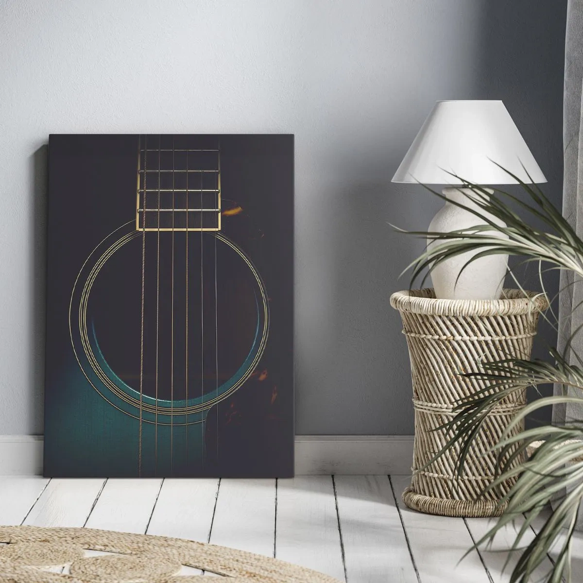 Obraz na płótnie - Artystyczne zbliżenie na pudło rezonansowe gitary akustycznej - 50x70cm - Chwila zanim zabrzmi - Nowoczesna dekoracja ścienna do salonu, kuchni i sypialni ARTTOR