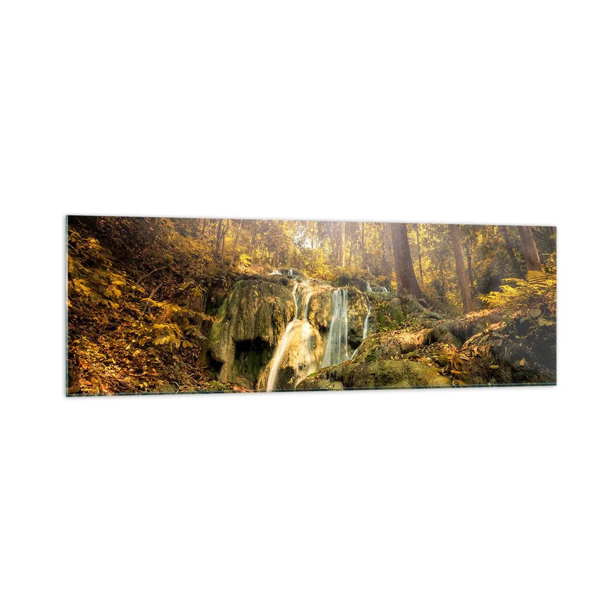 Obraz na szkle - Leśny wodospad w promieniach słońca otoczony zielenią - 160x50cm - Leśna kaskada w zieleni - Nowoczesna dekoracja ścienna do salonu i sypialni ARTTOR