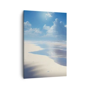 Obraz na płótnie - Słoneczna plaża z odbiciem nieba w wodzie i chmurami na horyzoncie - 50x70cm - Rajskie wakacje - Nowoczesna dekoracja ścienna do salonu, kuchni i sypialni ARTTOR