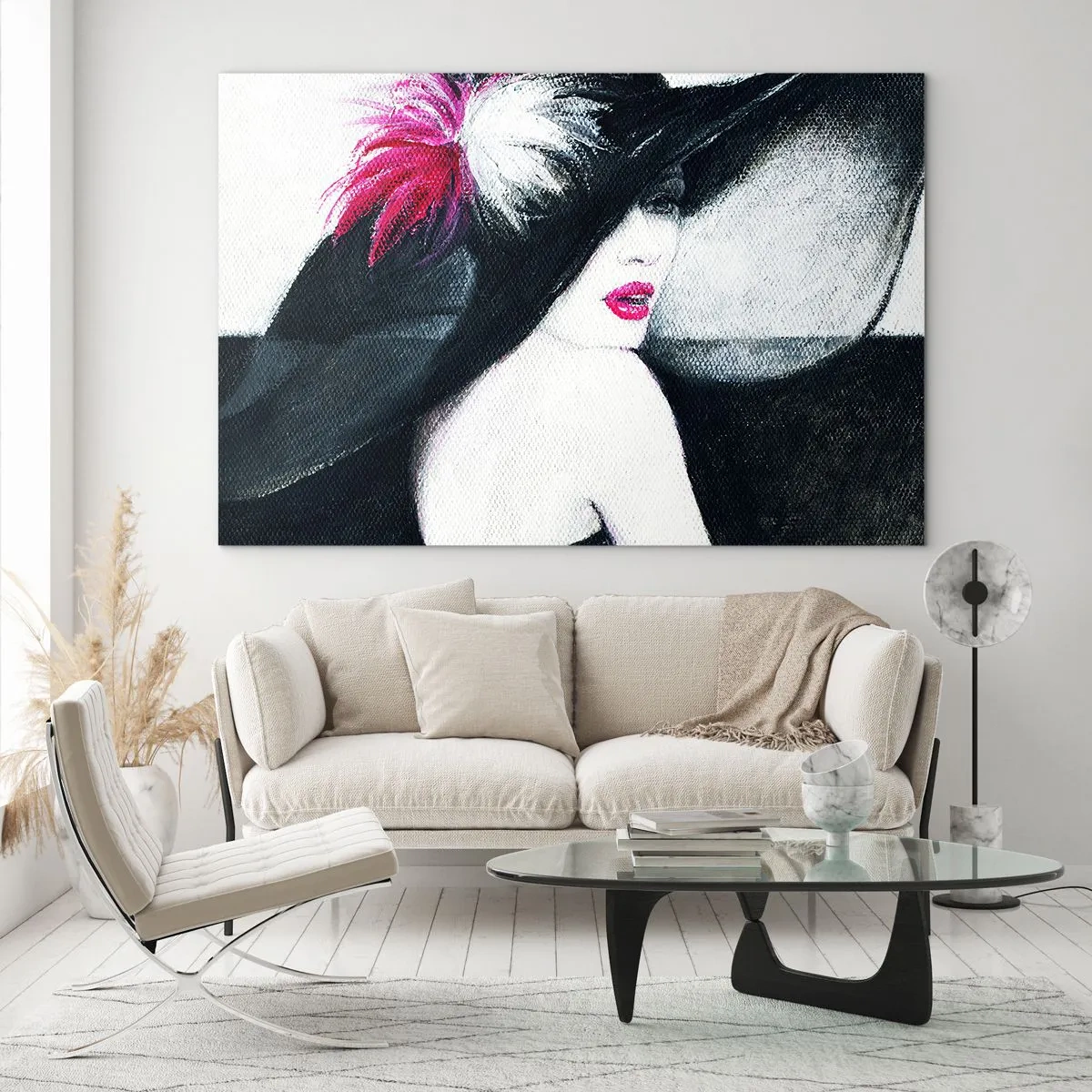 Obraz na szkle - Portret kobiety w dużym kapeluszu z różowym piórem - 70x50cm - Zawsze tajemnica - Nowoczesna dekoracja ścienna do salonu i sypialni ARTTOR