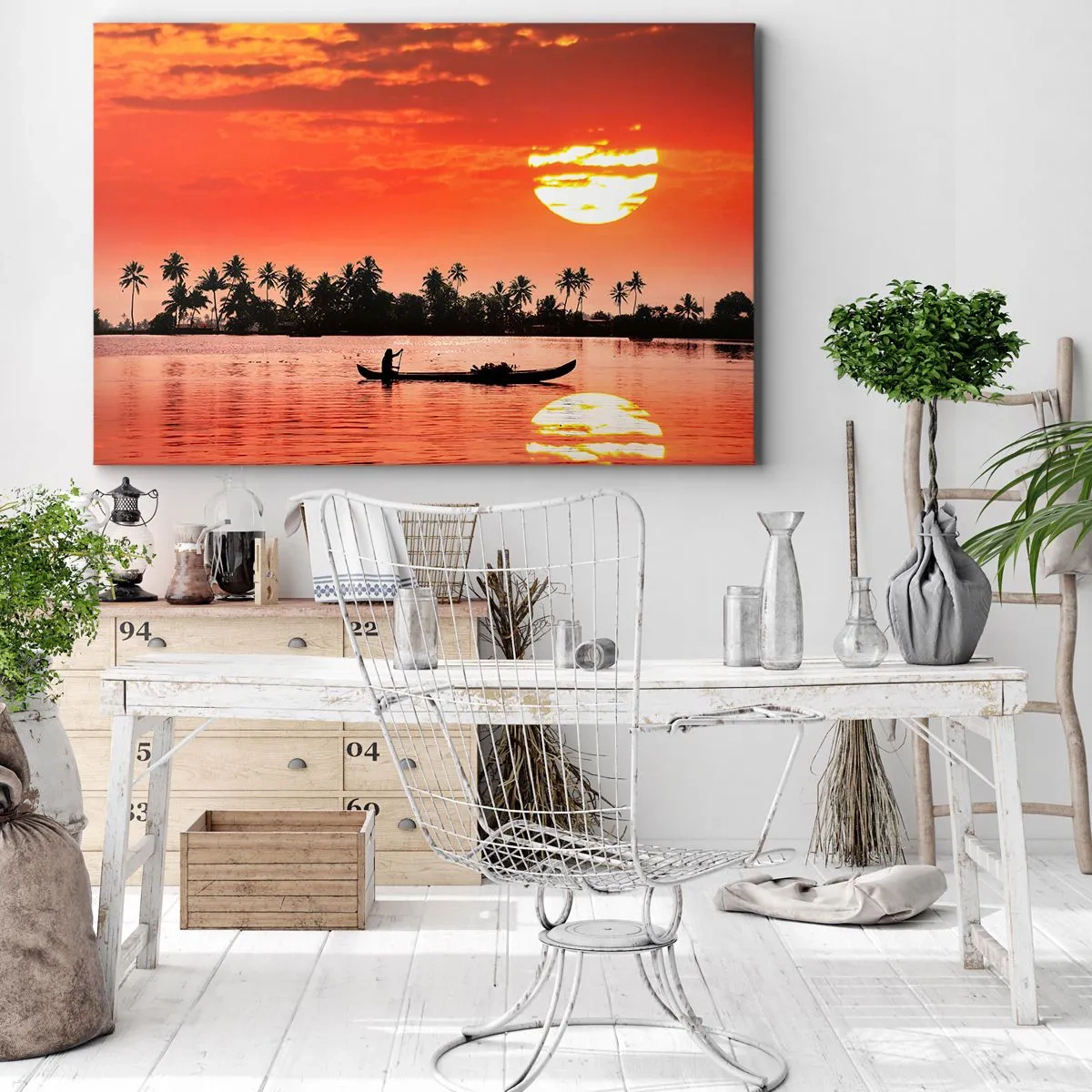 Obraz na płótnie - Tropikalny zachód słońca z łodzią na tle palm - 70x50cm - Spokój tropików o zachodzie - Nowoczesna dekoracja ścienna do salonu i sypialni ARTTOR