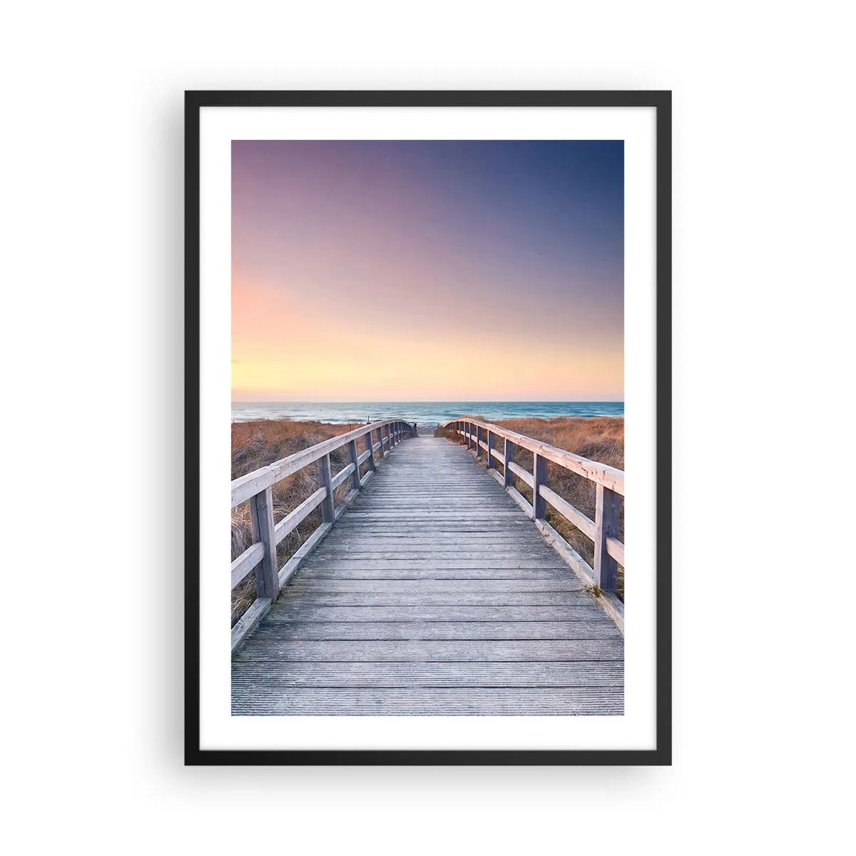 Plakat w czarnej ramie - Drewniany pomost prowadzący nad morze o zachodzie słońca - 50x70cm - Bałtycka wieczorna zorza - Nowoczesna dekoracja ścienna do salonu i sypialni ARTTOR