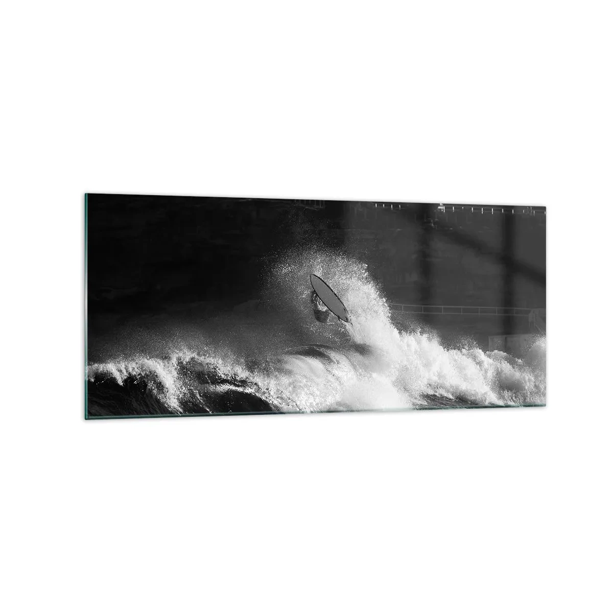 Obraz na szkle - Surfer na fali w monochromatycznym ujęciu - 120x50cm - Wyzwanie przyjęte! - Nowoczesna dekoracja ścienna do salonu i sypialni ARTTOR
