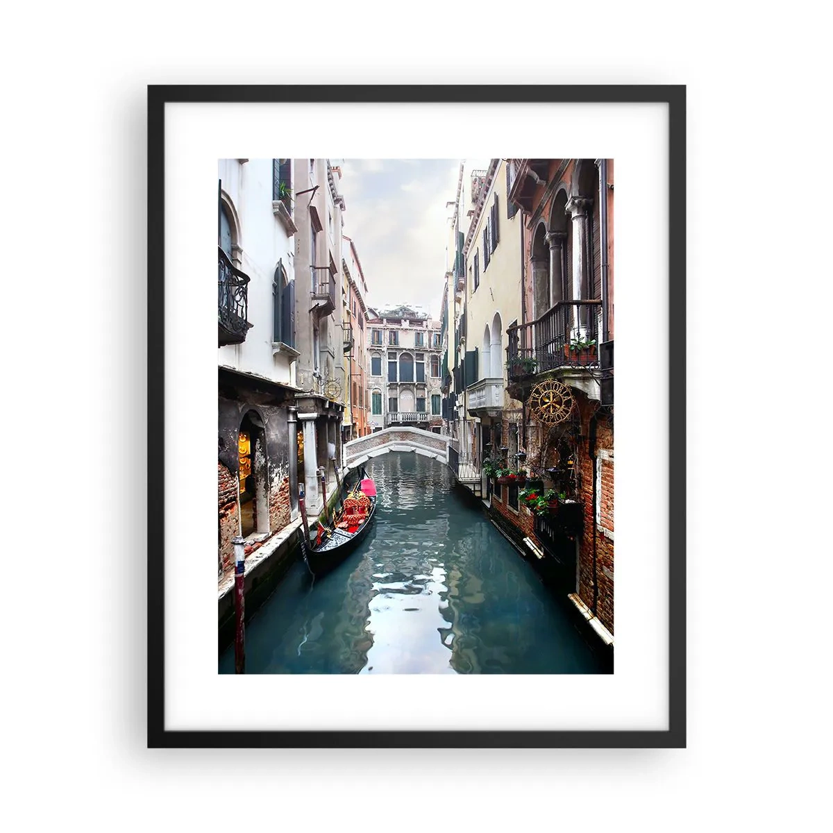 Plakat w czarnej ramie - Pejzaż wenecki z gondolą i mostkiem - 40x50 cm