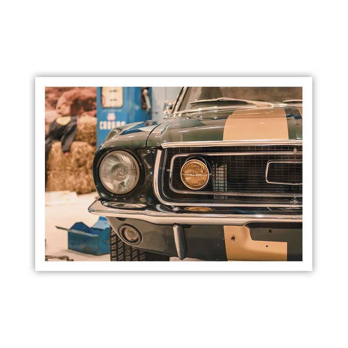 Plakat - Kultowy samochód retro w klasycznym otoczeniu - 100x70cm - Spotkanie z legendą - Nowoczesna dekoracja ścienna do salonu i sypialni ARTTOR