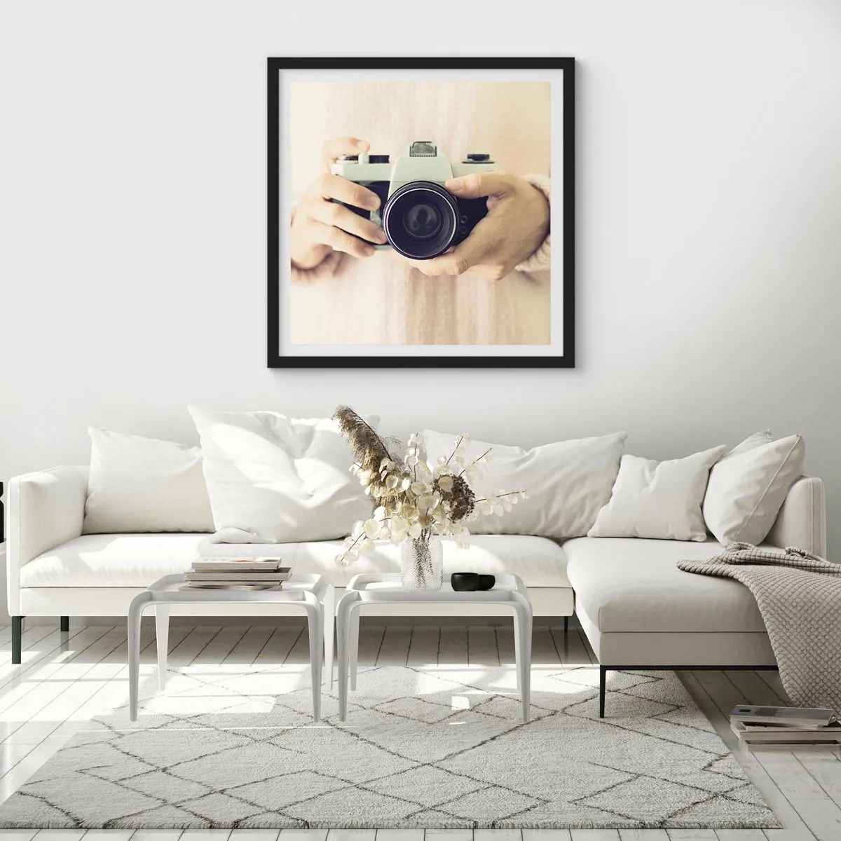 Plakat w czarnej ramie - By widzieć więcej… - 40x40 cm