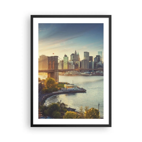 Plakat w czarnej ramie - Most Brookliński i panorama Manhattanu o zmierzchu - 50x70cm - Wielkomiejski świt - Nowoczesna dekoracja ścienna do salonu i sypialni ARTTOR