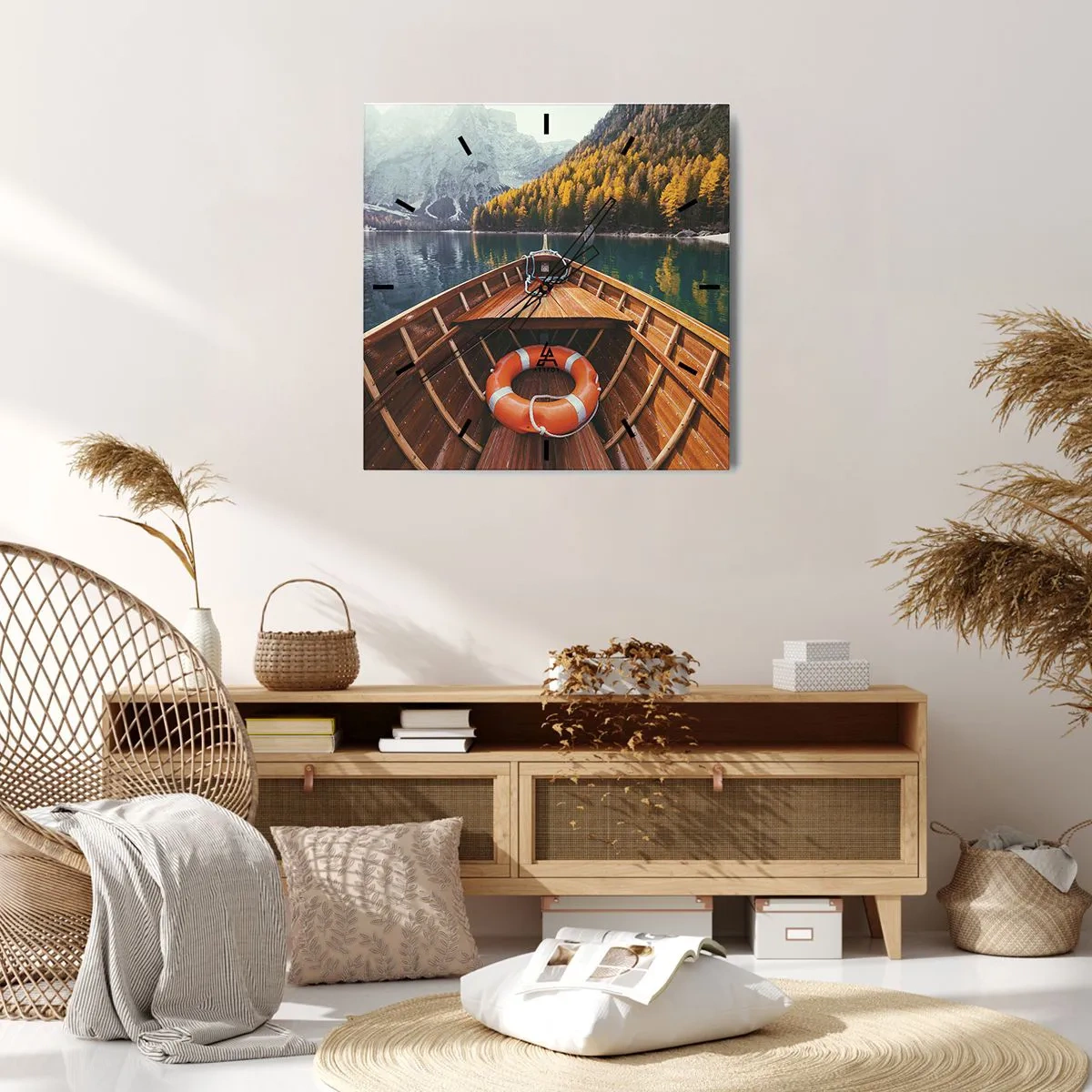 Zegar ścienny - Drewniana łódź na górskim jeziorze otoczonym lasem - 30x30cm - Górska wycieczka - Nowoczesna dekoracja ścienna do salonu i sypialni ARTTOR