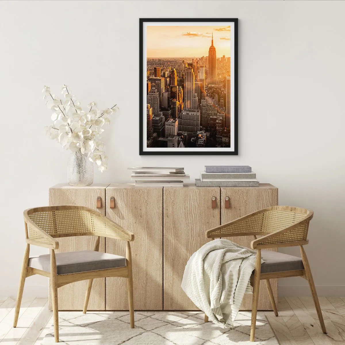 Plakat w czarnej ramie - Panorama Manhattanu o zachodzie słońca z Empire State Building - 50x70cm - Rosnąc w słońcu - Nowoczesna dekoracja ścienna do salonu i sypialni ARTTOR