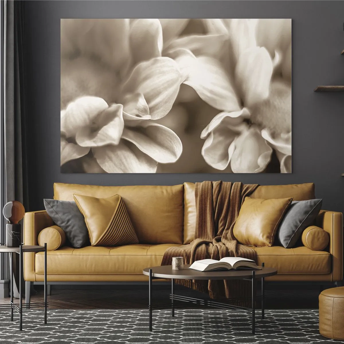 Obraz na szkle - Makrofotografia jasnych płatków kwiatów w sepii - 100x70cm - Łagodne jak uśmiech - Nowoczesna dekoracja ścienna do salonu, kuchni i sypialni ARTTOR