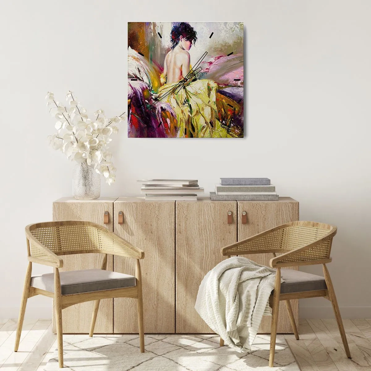 Zegar ścienny - Malarska scena kobiety na łóżku w romantycznej atmosferze - 30x30cm - Między ustami a brzegiem pucharu - Nowoczesna dekoracja ścienna do salonu i sypialni ARTTOR