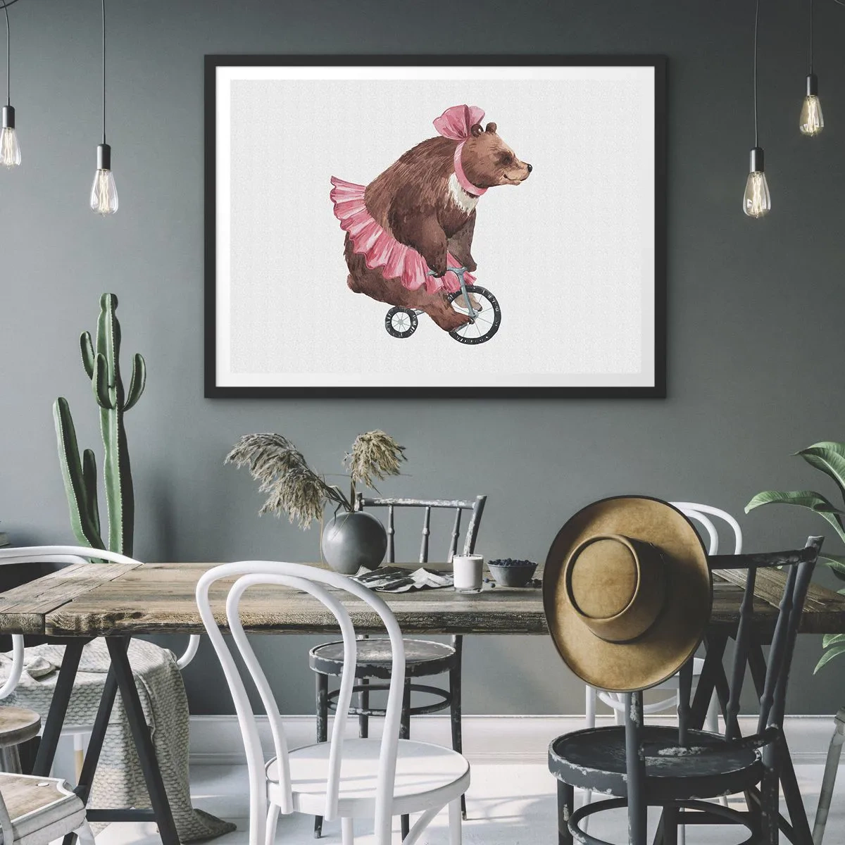 Plakat w czarnej ramie - Miś w różowej spódniczce na rowerku w stylu retro - 70x50cm - Ale cyrk! - Nowoczesna dekoracja ścienna do salonu i sypialni ARTTOR
