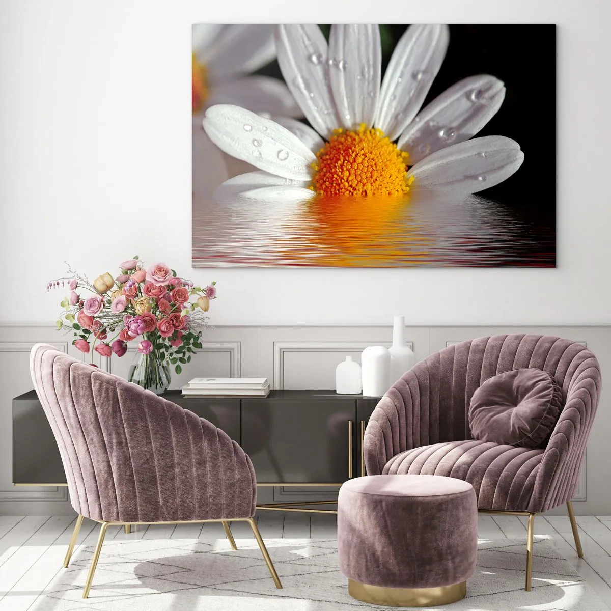 Obraz na szkle - Stokrotka z kroplami wody odbijająca się w wodzie - 70x50cm - Wschodzące słońce margaretki - Nowoczesna dekoracja ścienna do salonu i sypialni ARTTOR