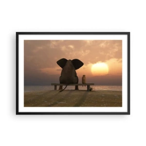 Plakat w czarnej ramie - Słoń i pies siedzą na ławce na plaży podczas zachodu słońca - 70x50cm - Dobrze jest razem pomilczeć - Nowoczesna dekoracja ścienna do salonu i sypialni ARTTOR