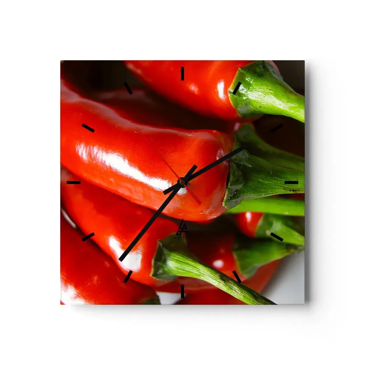 Zegar ścienny - Zbliżenie na czerwone papryczki chili z zielonymi ogonkami - 30x30cm - Soczyste, błyszczące, gładkie - Nowoczesna dekoracja ścienna do salonu i sypialni ARTTOR