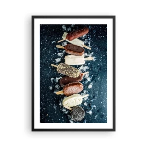 Plakat w czarnej ramie - Różnorodne lody na patyku otoczone lodem na tle ciemnego nieba - 50x70cm - Smak gorącego lata - Nowoczesna dekoracja ścienna do salonu i sypialni ARTTOR