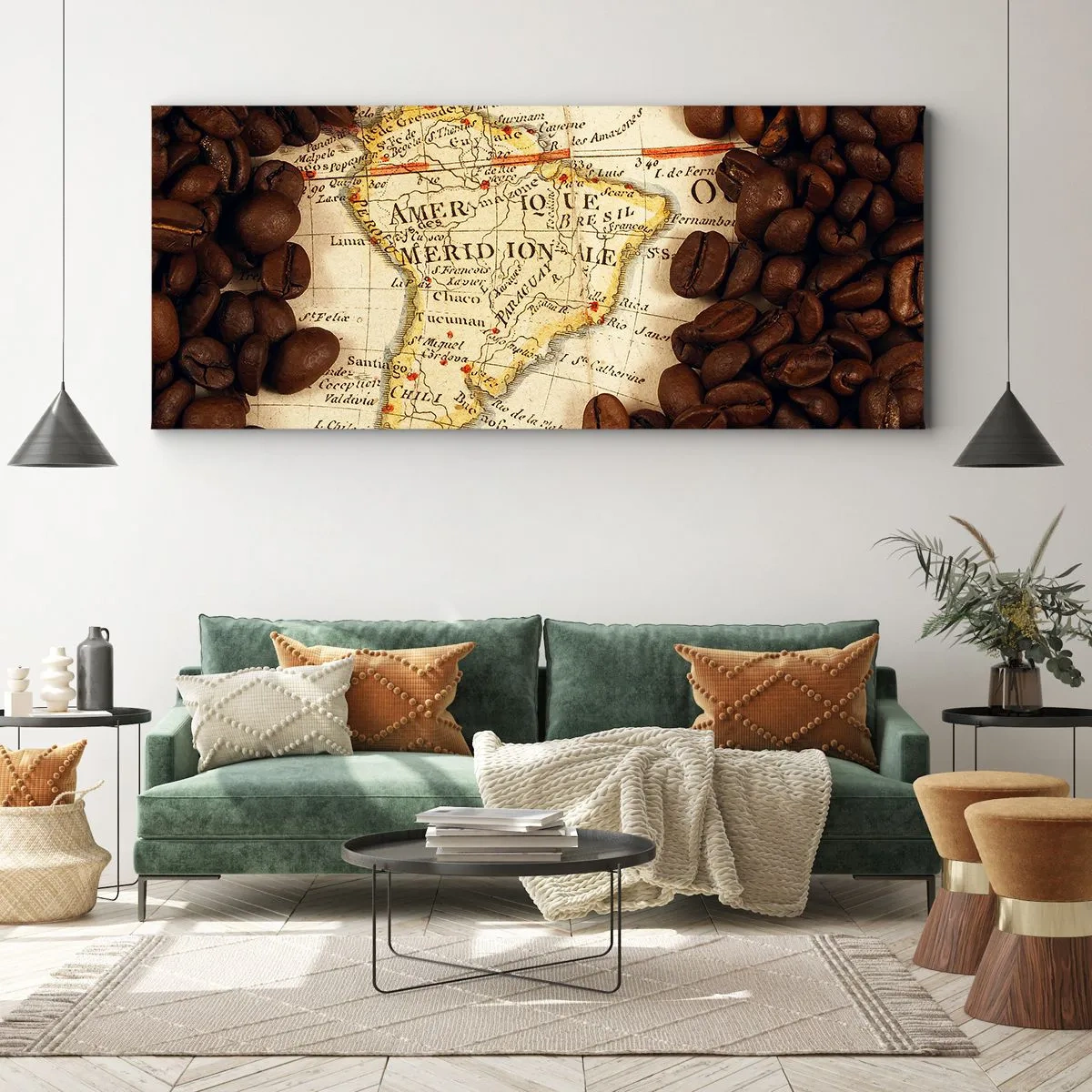 Obraz na płótnie - Mapa Ameryki Południowej otoczona ziarnami kawy - 160x50cm - Skąd pochodzi najlepsza kawa? - Nowoczesna dekoracja ścienna do salonu i sypialni ARTTOR