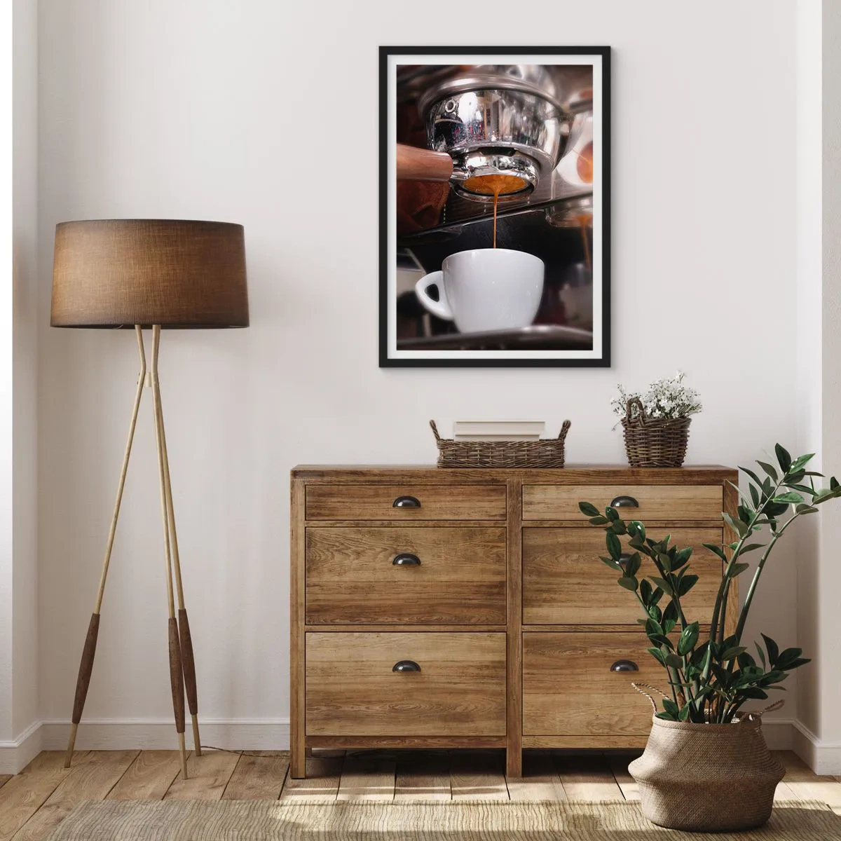 Plakat w czarnej ramie - Ekspres do kawy nalewający świeże espresso do filiżanki - 50x70cm - Dobra chwila dnia - Nowoczesna dekoracja ścienna do salonu i sypialni ARTTOR