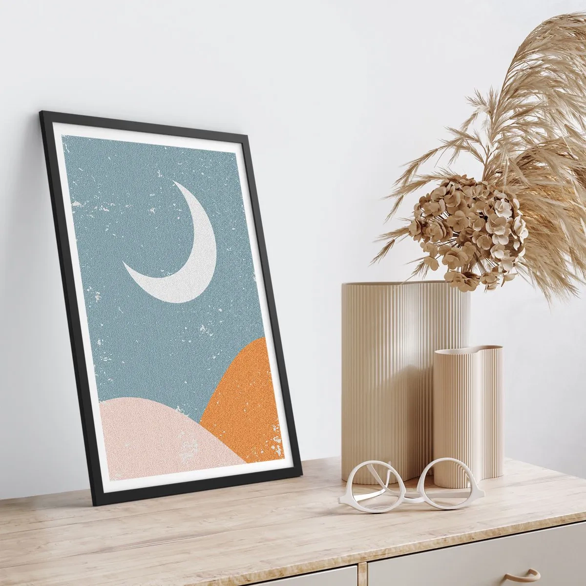 Plakat w czarnej ramie - Minimalistyczny księżyc nad abstrakcyjnym krajobrazem - 50x70cm - Cud wielu nocy - Nowoczesna dekoracja ścienna do salonu i sypialni ARTTOR