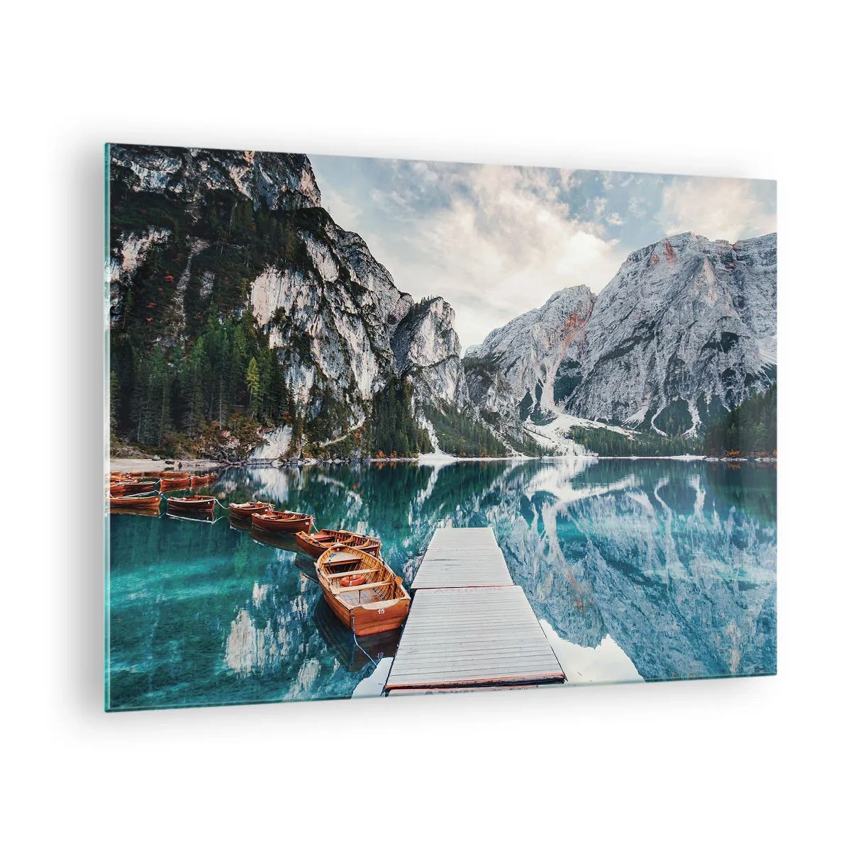 Obraz na szkle - Drewniany pomost nad turkusowym jeziorem w górach - 70x50cm - Pokażemy ci piękno - Nowoczesna dekoracja ścienna do salonu i sypialni ARTTOR
