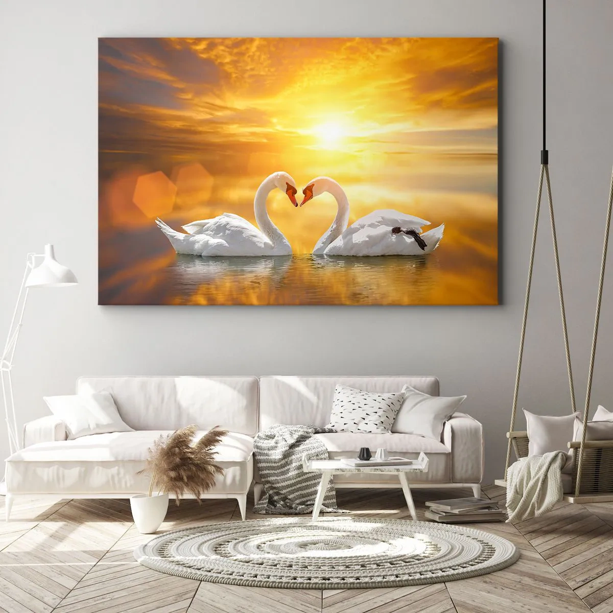 Obraz na płótnie - Romantyczna scena dwóch łabędzi tworzących serce na tle złotego zachodu - 70x50cm - Serce to najpiękniejsze słowo świata… - Nowoczesna dekoracja ścienna do salonu i sypialni ARTTOR