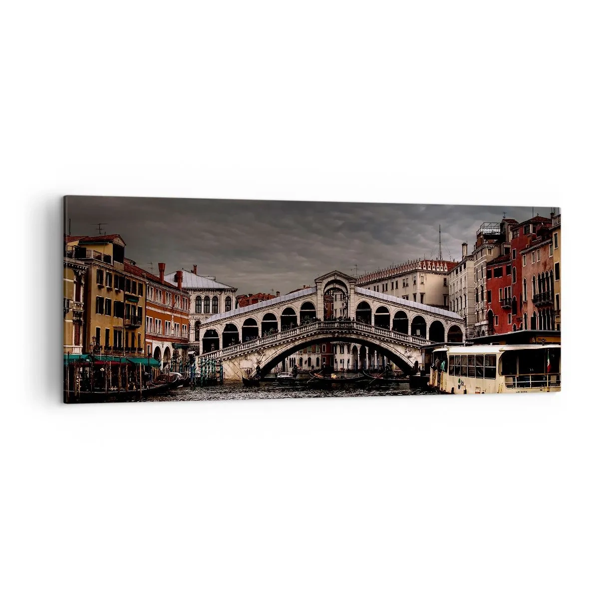 Obraz na płótnie - Most Rialto w Wenecji nad Kanałem Grande, klasyczna architektura. - 140x50cm - Obietnica weneckiego wieczoru - Nowoczesna dekoracja ścienna do salonu i sypialni ARTTOR
