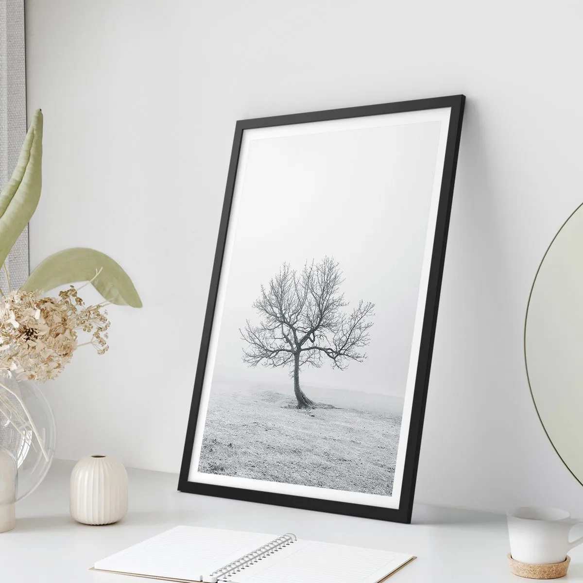 Plakat w czarnej ramie - Przeciw nicości - 61x91 cm