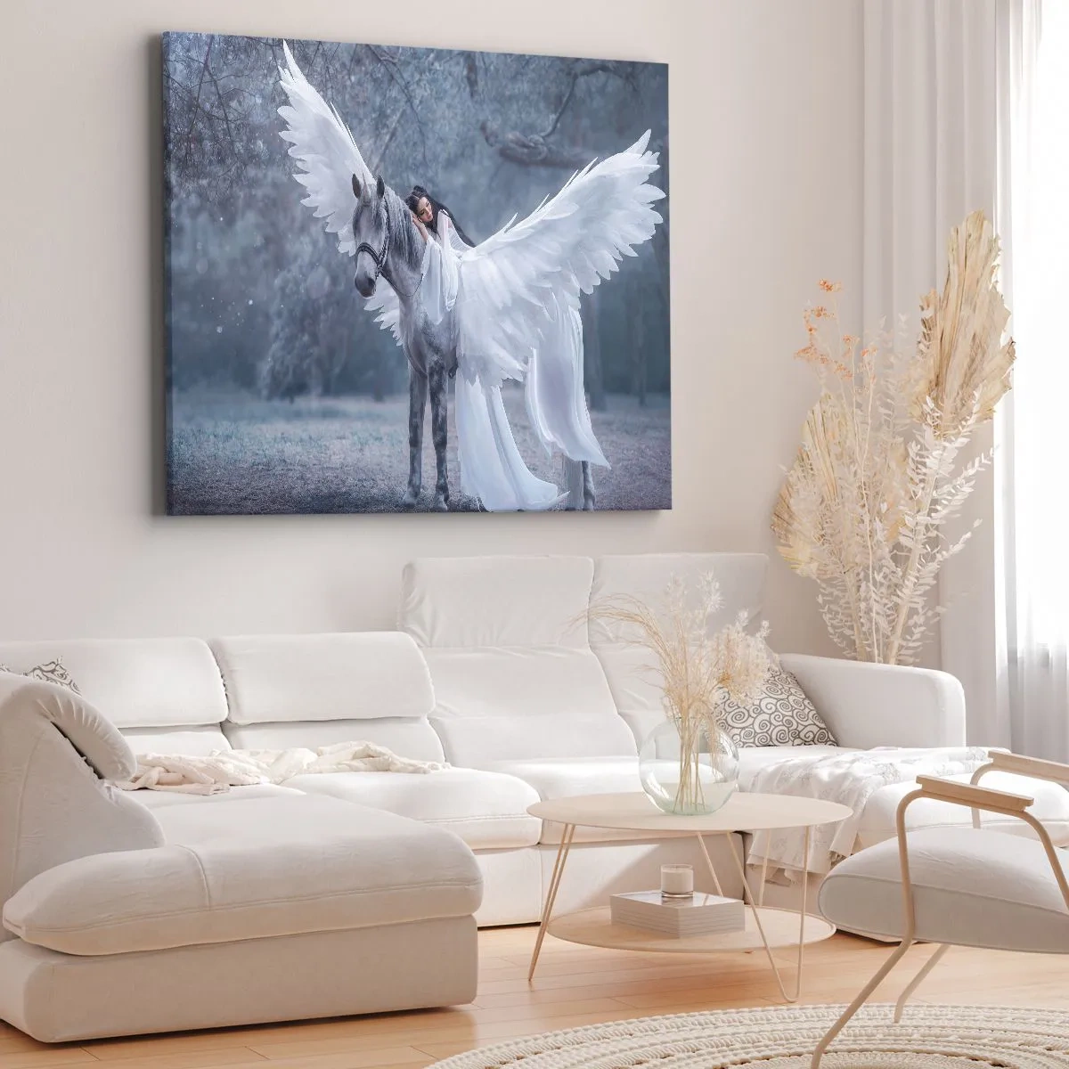 Obraz na płótnie - Kobieta na białym koniu ze skrzydłami w magicznym lesie - 70x50cm - Natchniona chwila - Nowoczesna dekoracja ścienna do salonu i sypialni ARTTOR